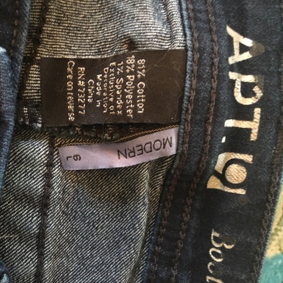 Jeans - Picture 2 of 3